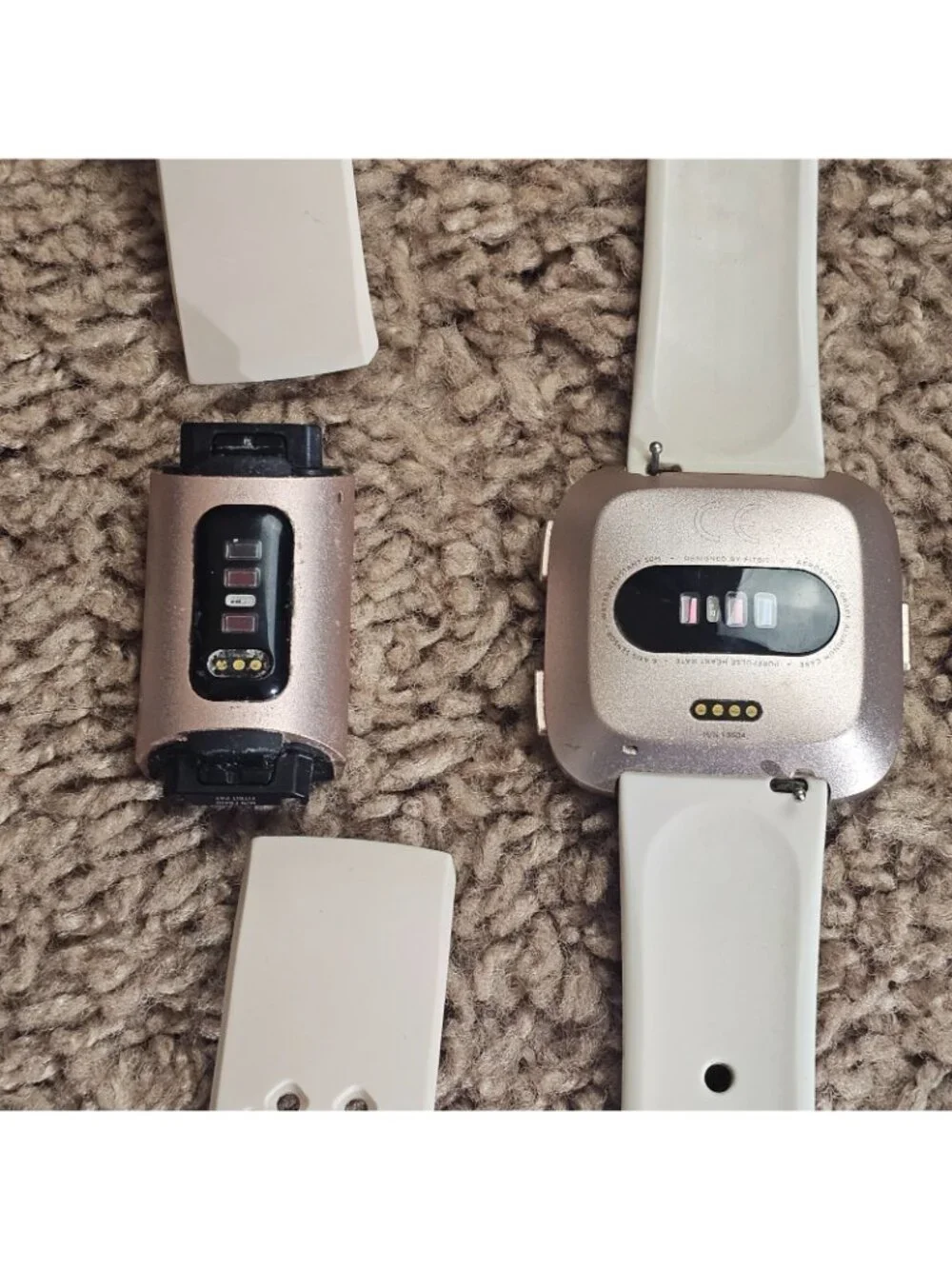 READ Lot of 5 Fitbit Watches & Samsung Watch + 29 Bands and Chargers Untested